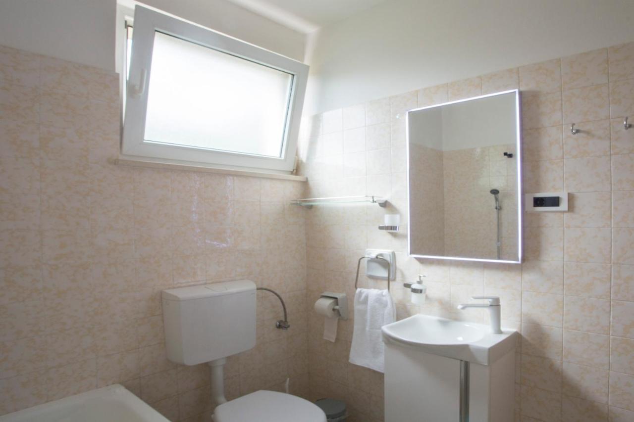 Apartment Damir พอสติรา ภายนอก รูปภาพ