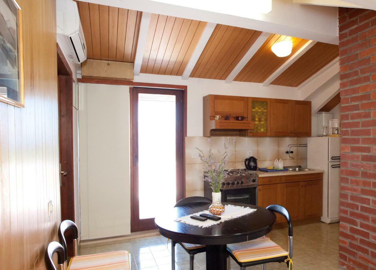 Apartment Damir พอสติรา ภายนอก รูปภาพ